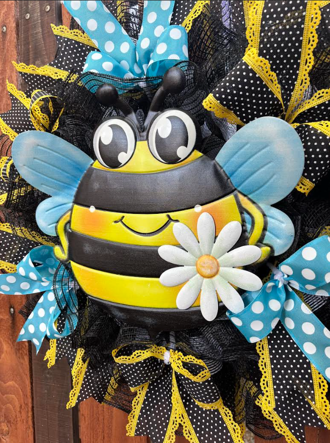 Bee with Daisy Handmade Wreath