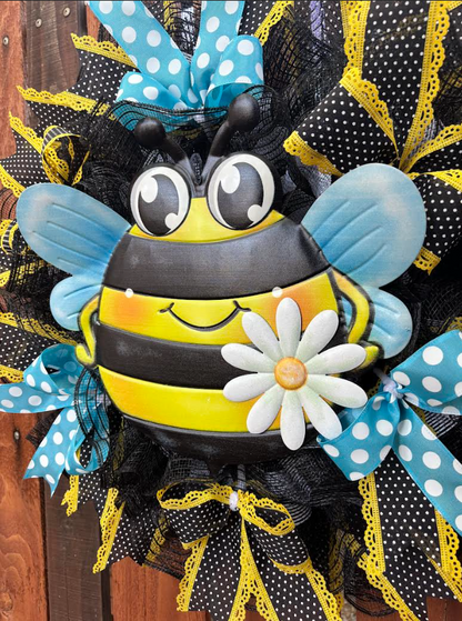 Bee with Daisy Handmade Wreath